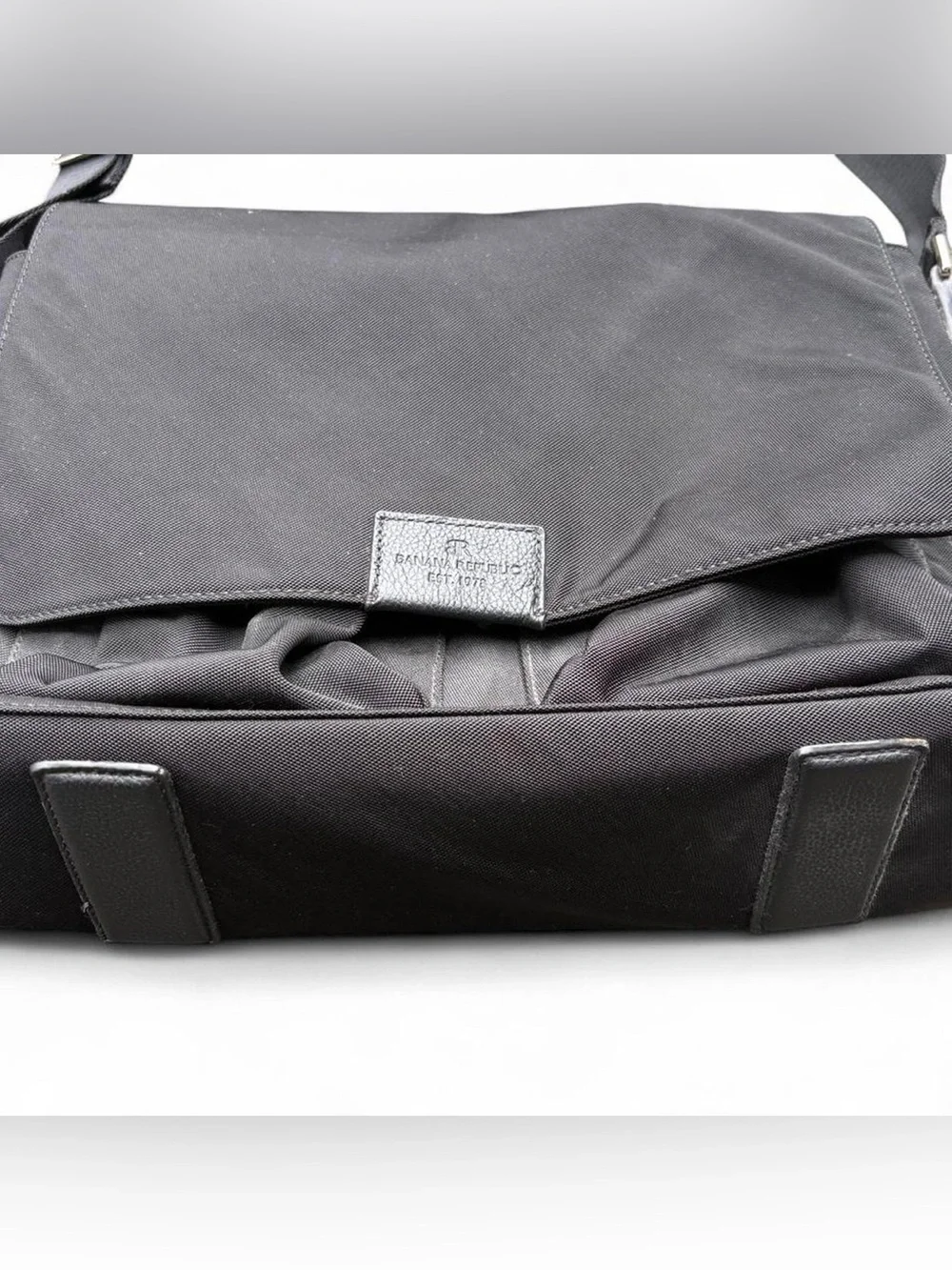 Vintage Banana Republic black nylon and leather messenger laptop work bag